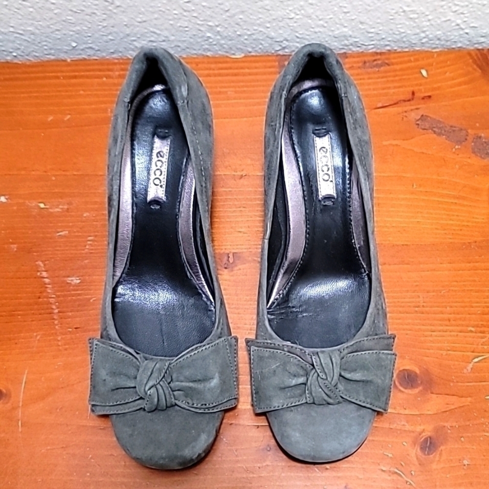Ecco Suede Bow Pumps Womens 38 Grey Round Toe Block‎ Heel Shoes